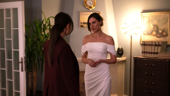 La inesperada confesión de Derya mientras se prueba su vestido de novia