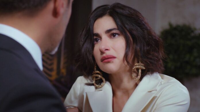 Kaya descubre en la caja fuerte de su hermana el vídeo con el que chantajea a Ender y Yiğit